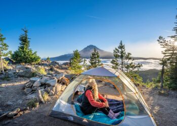 Conseils essentiels de préparation pour une randonnée estivale dans l'arrière-pays